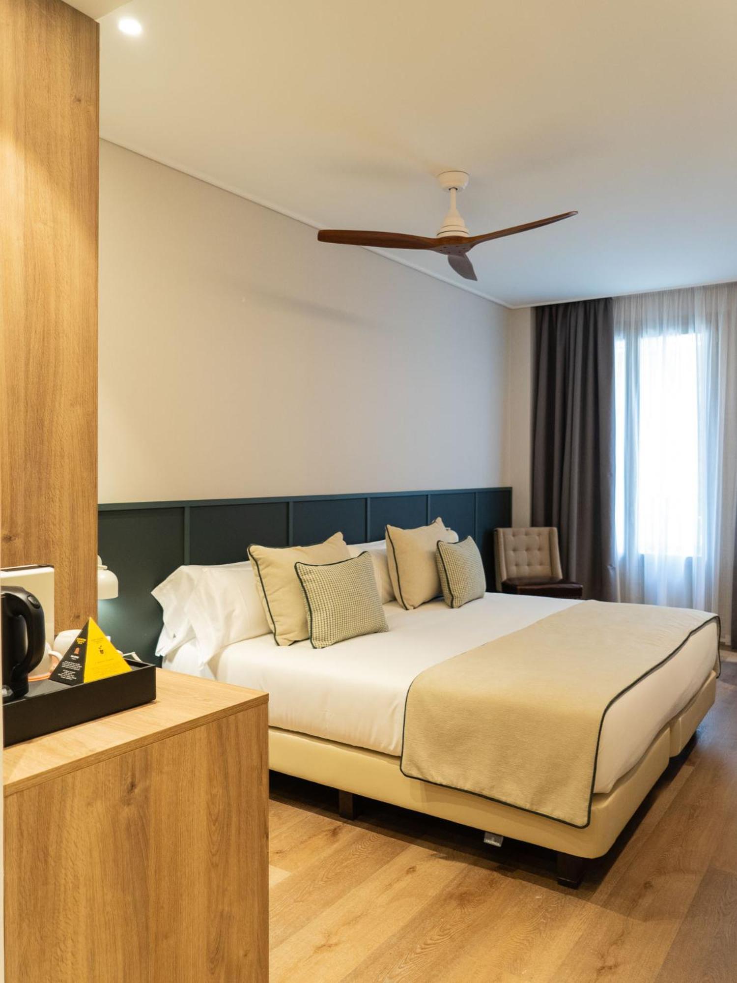 Hotel Well And Come Malaga Luaran gambar