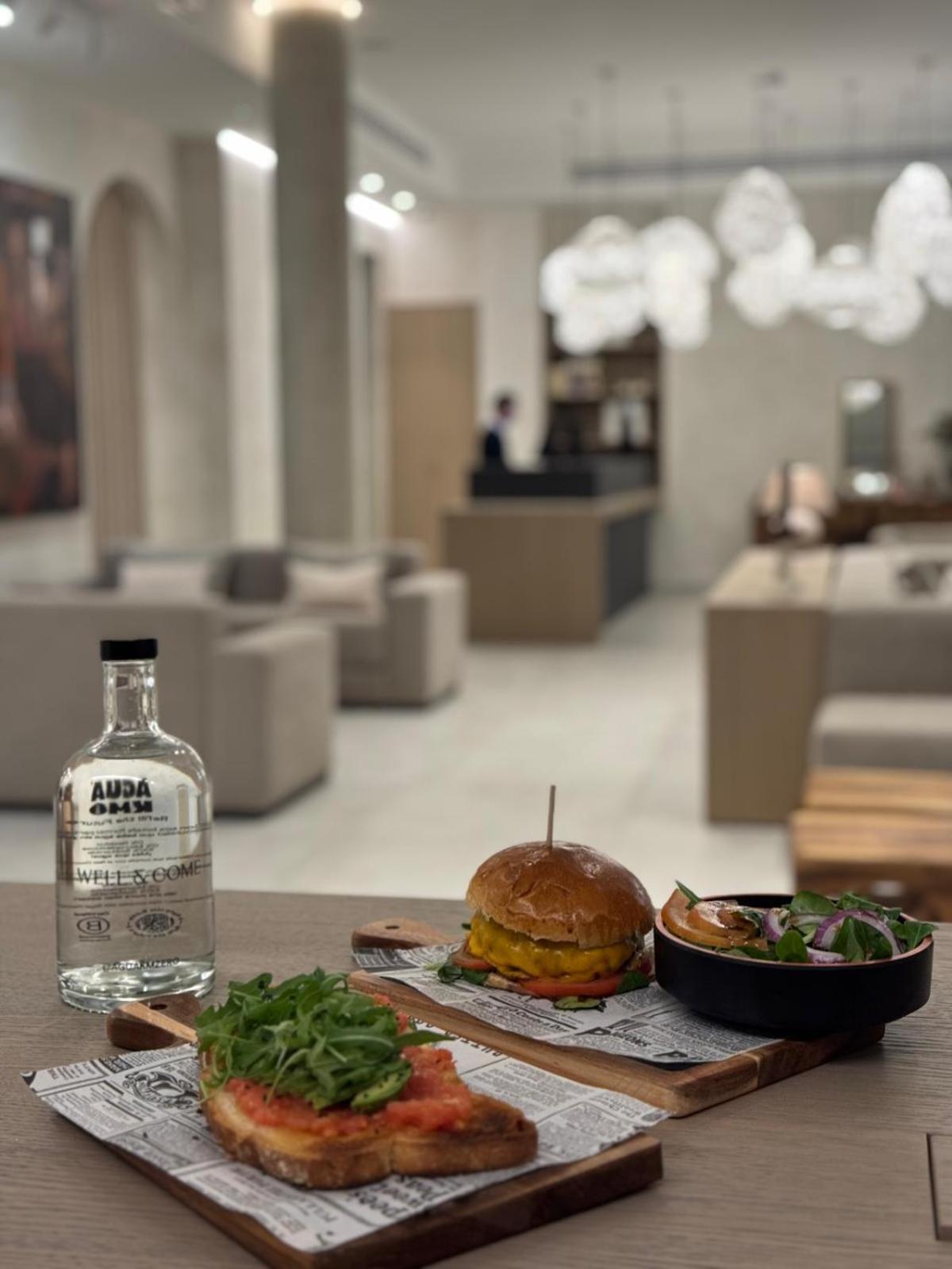 Hotel Well And Come Malaga Luaran gambar
