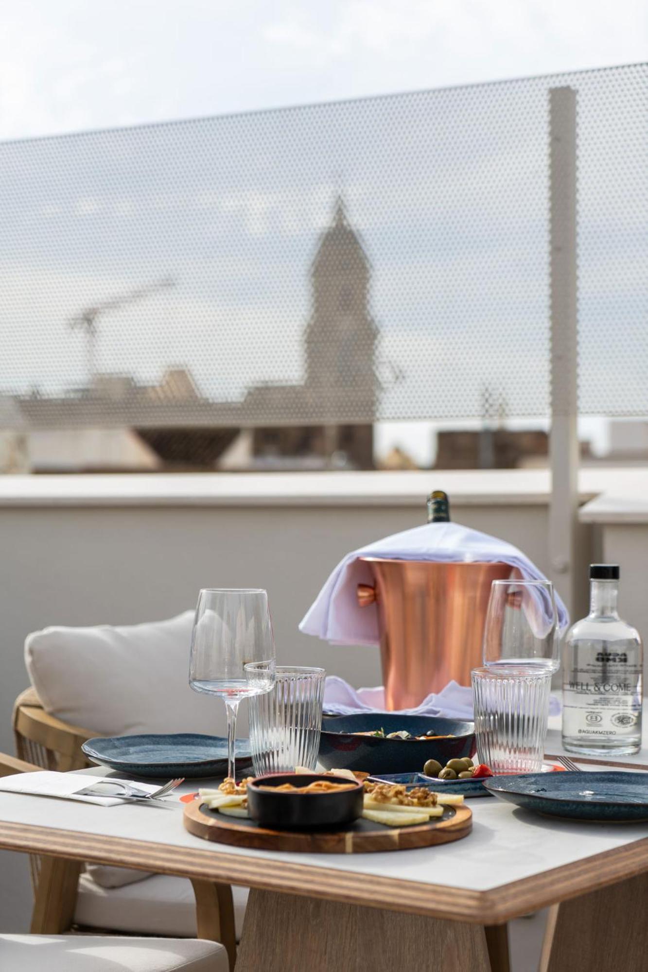 Hotel Well And Come Malaga Luaran gambar