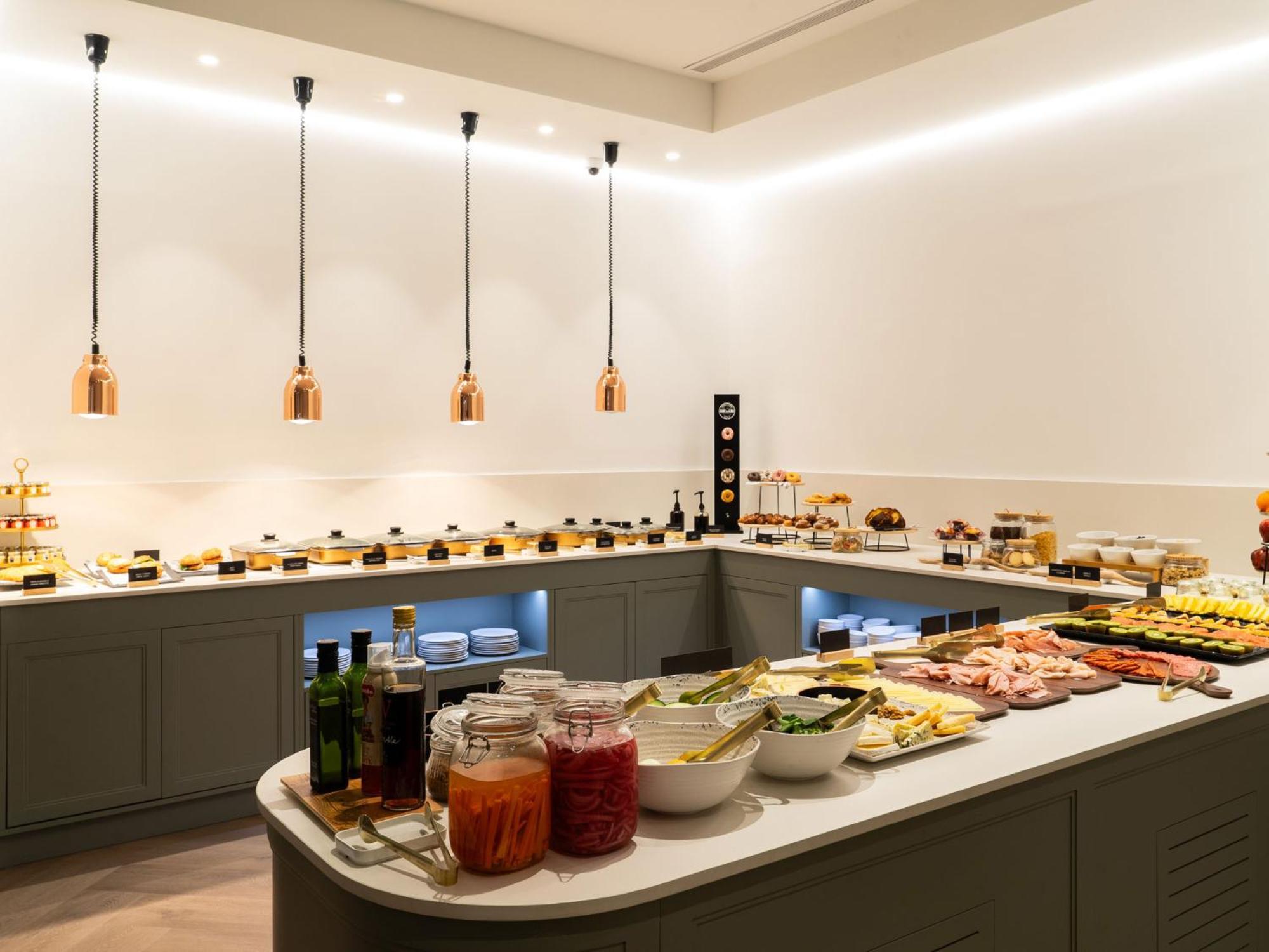 Hotel Well And Come Malaga Luaran gambar